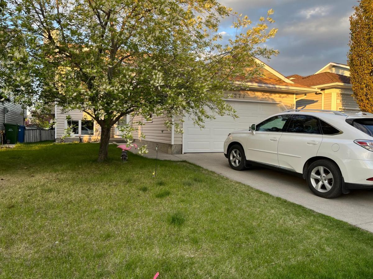Citadel Hill Cr Community! Apartment Calgary Exterior photo