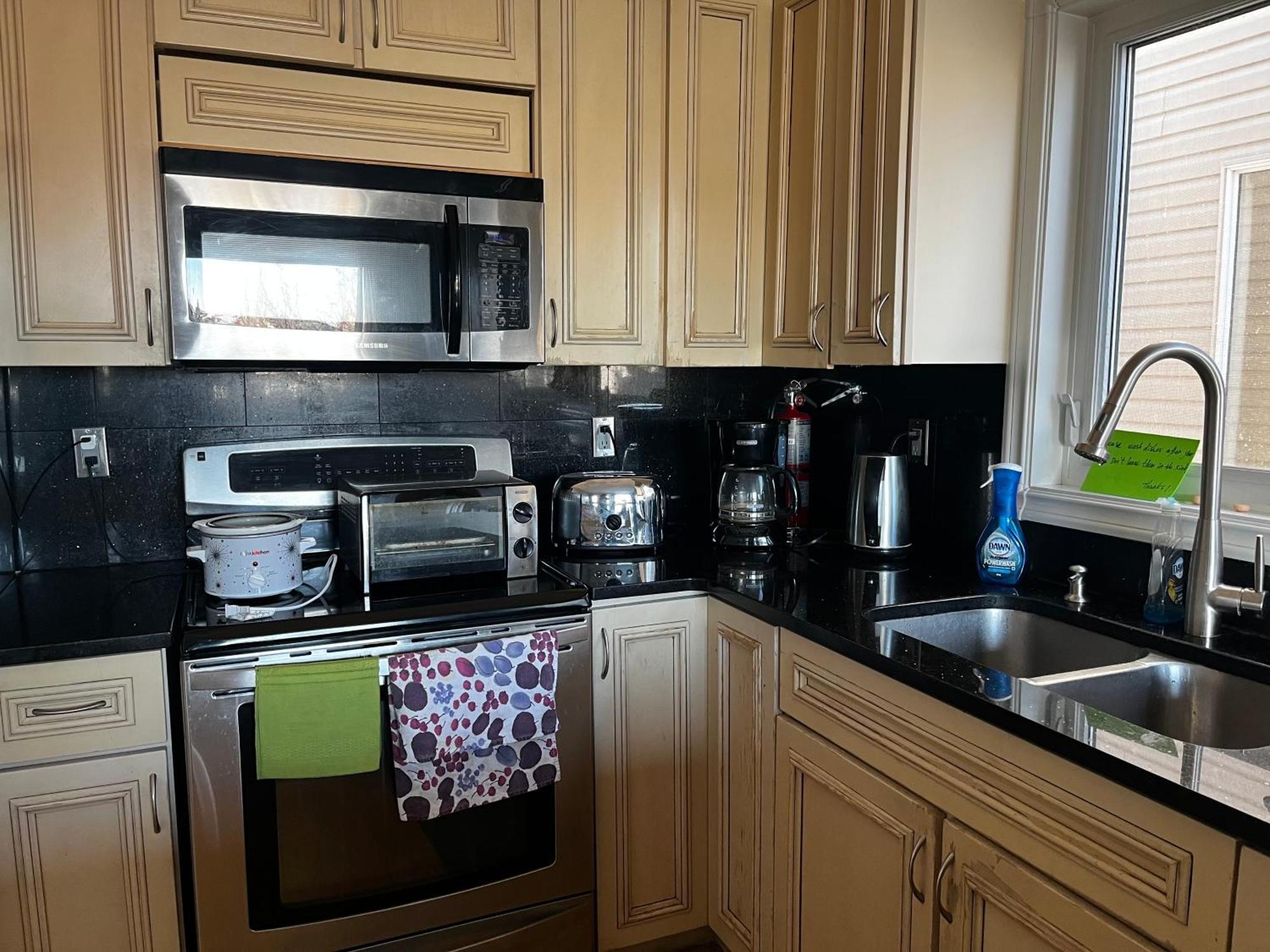 Citadel Hill Cr Community! Apartment Calgary Exterior photo
